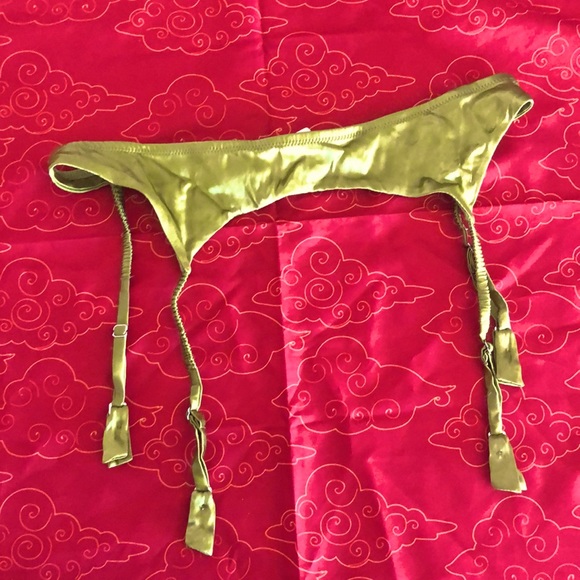 Victoria’s Secret Garter Belt, green. Various sizes - Picture 1 of 5